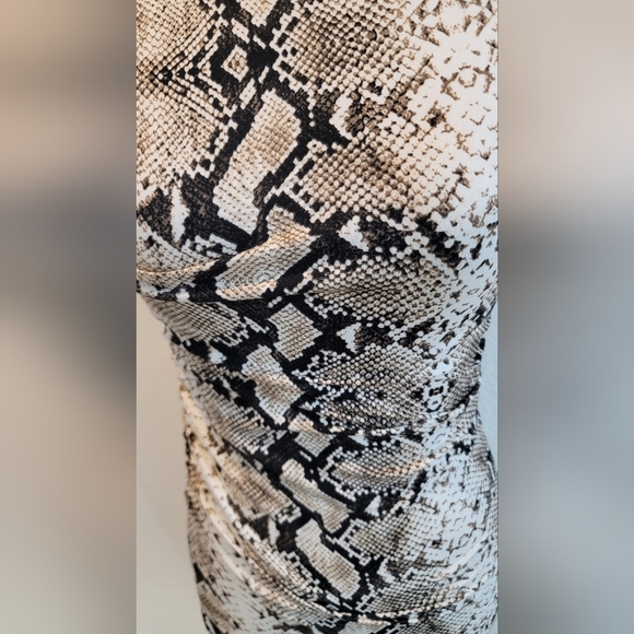 Mini Snake Print Dress Shirt Sleeve Dress(M) - Picture 14 of 17